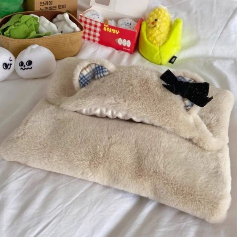Pet Dog Cat Plush Cloak Clothes Cute Bear Blanket Autumn And Winter Warm Pad